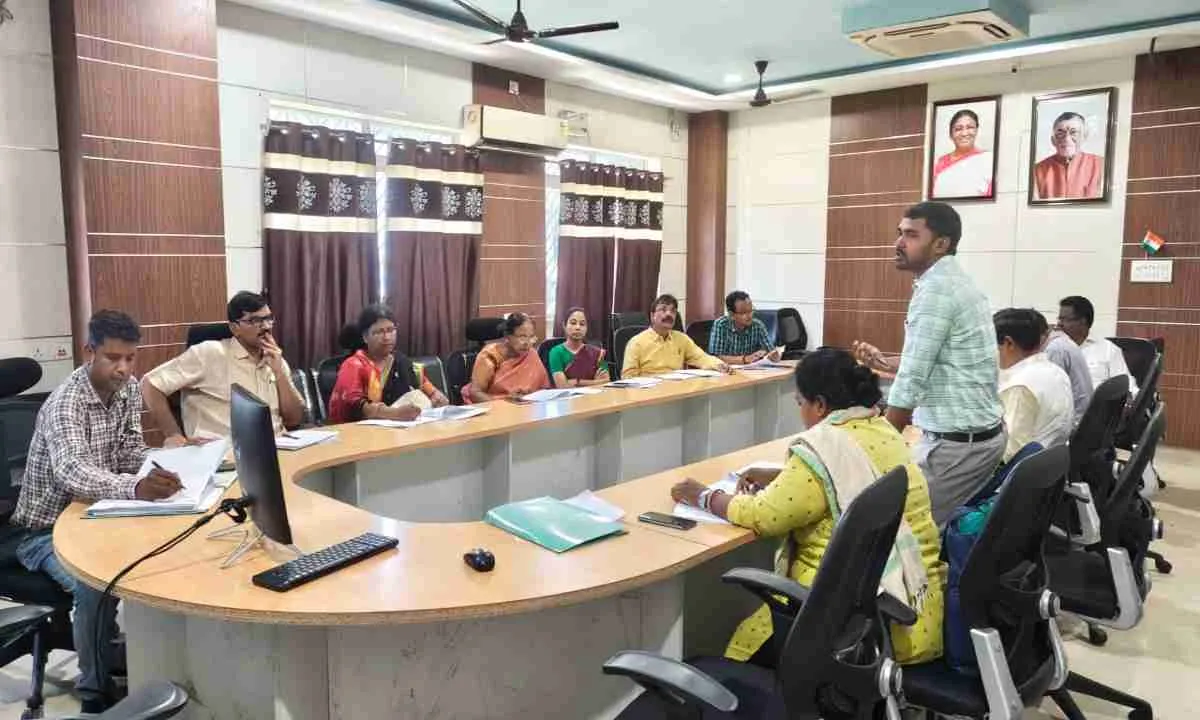 Dumka News: डिजिटल शोध की ओर कदम: SKMU में शिक्षकों ने सीखा SPSS सॉफ्टवेयर से डेटा विश्लेषण