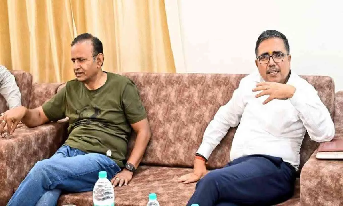 Bokaro News: मानव-हाथी संघर्ष के स्थायी समाधान की तलाश, डीसी अजय नाथ झा ने की उच्च स्तरीय बैठक