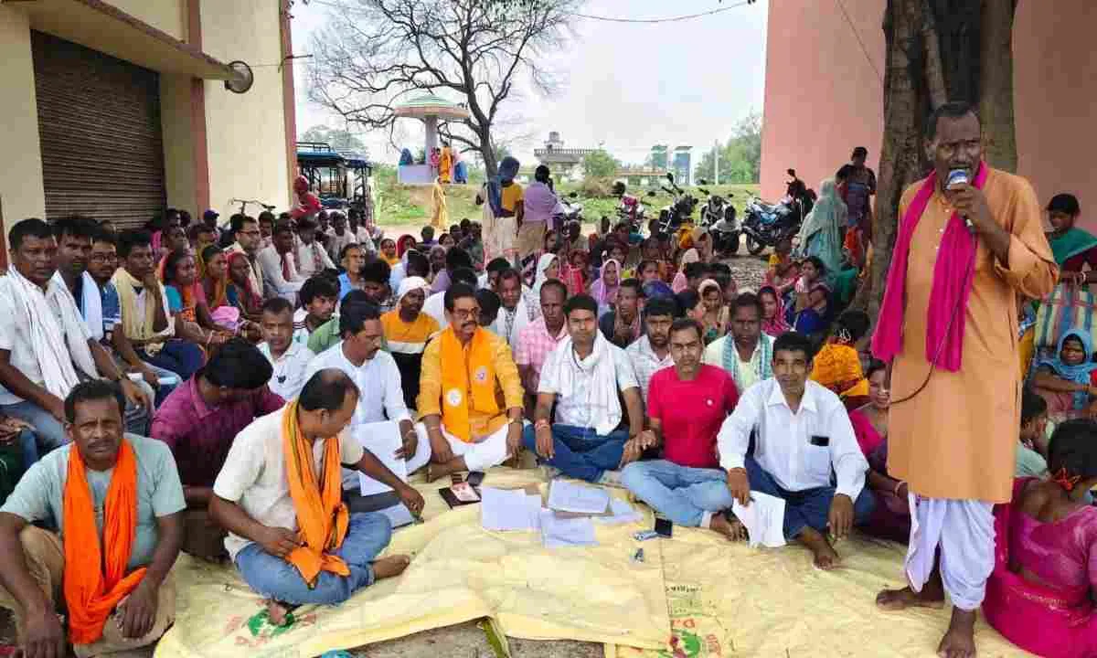 Pakur News: प्रखंड मुख्यालय पर भाजपा का हल्ला बोल, किसानों की समस्याओं को लेकर जोरदार धरना प्रदर्शन
