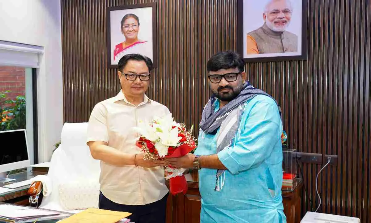 नई दिल्ली में झारखंड के विकास पर महामंथन, केंद्रीय मंत्री किरेन रिजिजू से मिले सूबे के मंत्री हाफिजूल हसन