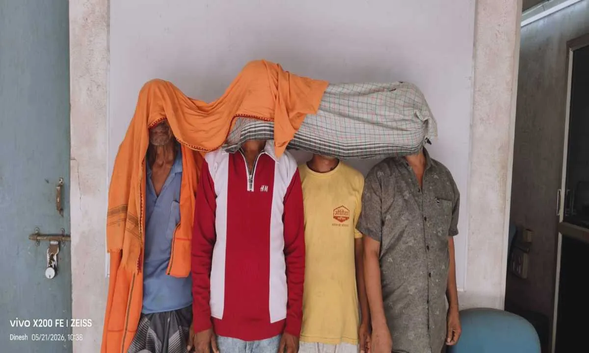 Hazaribagh News: पुलिस की अब तक की सबसे बड़ी कार्रवाई: एक ही रात में दबोचे गए 77 फरार अपराधी और वारंटी
