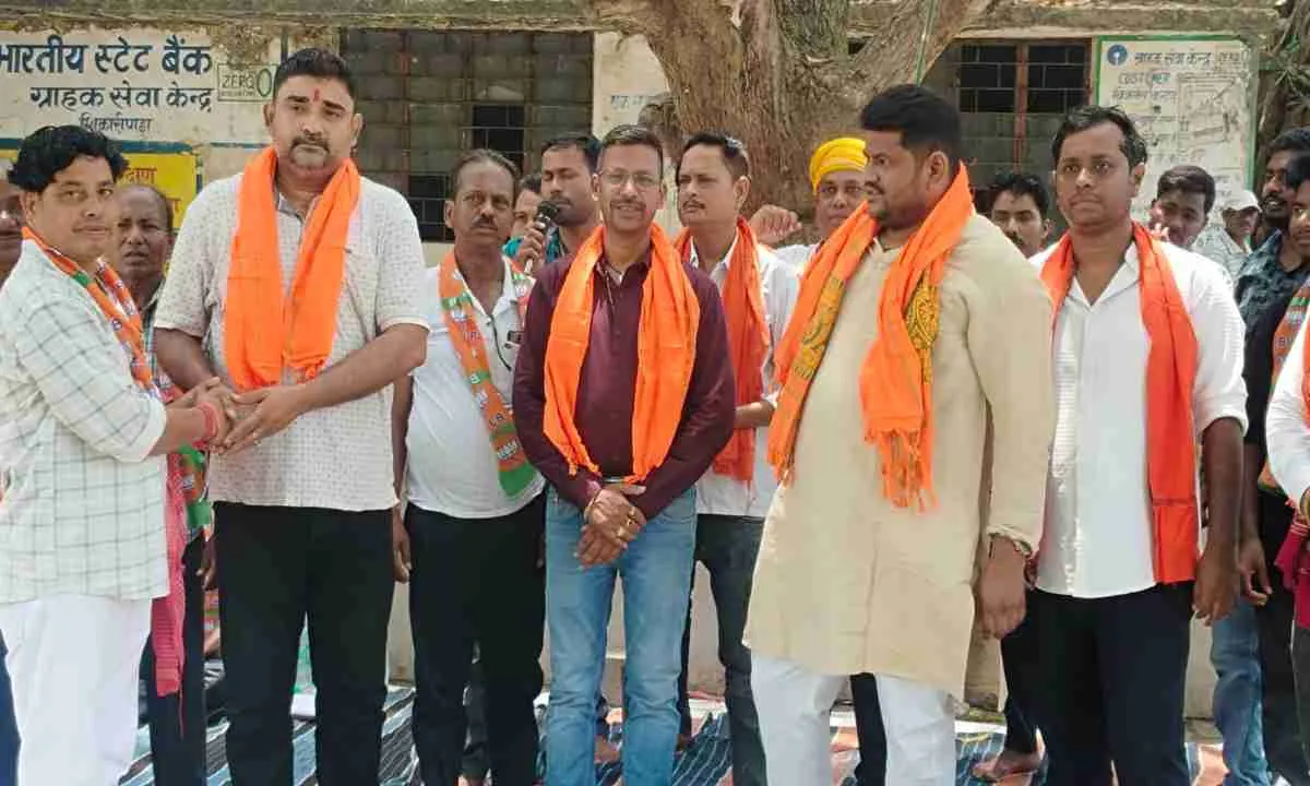 Dumka News: प्रखंड मुख्यालय में भाजपा का हल्लाबोल, हेमंत सरकार के खिलाफ जोरदार धरना-प्रदर्शन