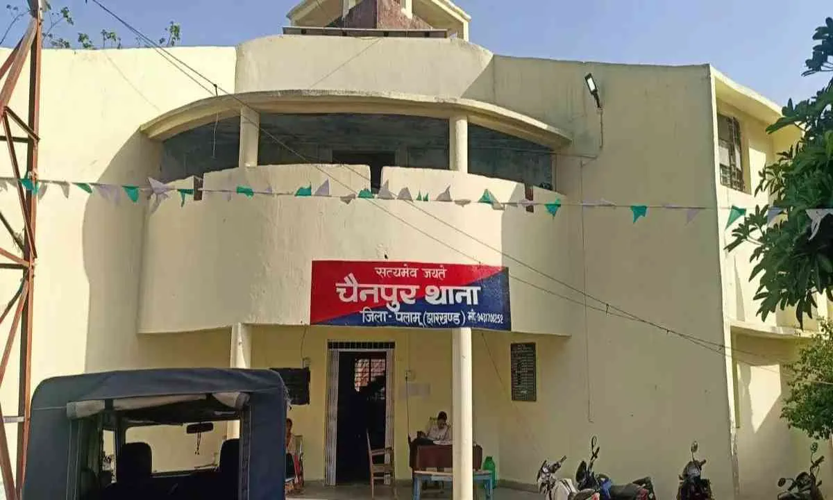 Palamu News: जमीन विवाद में खूनी संघर्ष: रामपुर गांव में ताबड़तोड़ फायरिंग, एक युवक की मौत, 5 गंभीर