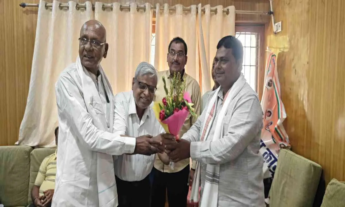 Koderma News: कांग्रेस का बड़ा सांगठनिक कदम, जिला प्रभारी विजय यादव की मौजूदगी में 'शिकायत एवं निवारण कार्य दिवस' का आयोजन