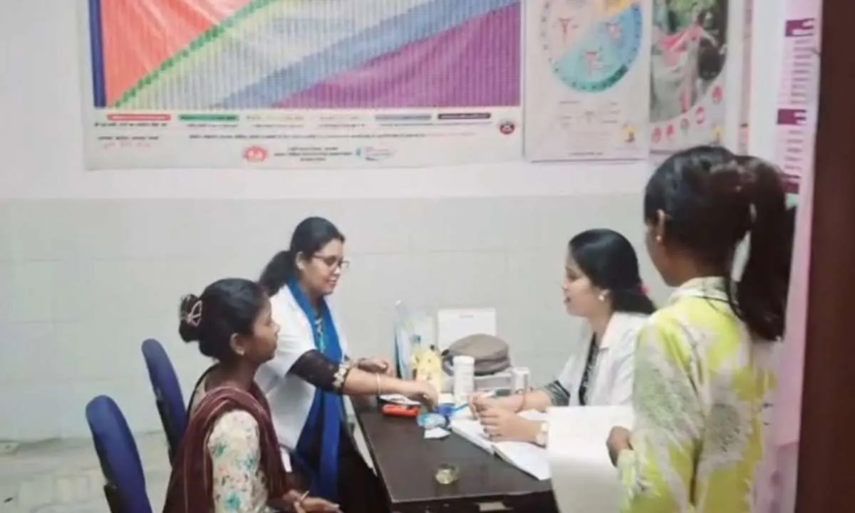 Dhanbad News: सदर अस्पताल का देश भर में डंका, राष्ट्रीय किशोर स्वास्थ्य कार्यक्रम में मिला पूरे भारत में तीसरा स्थान