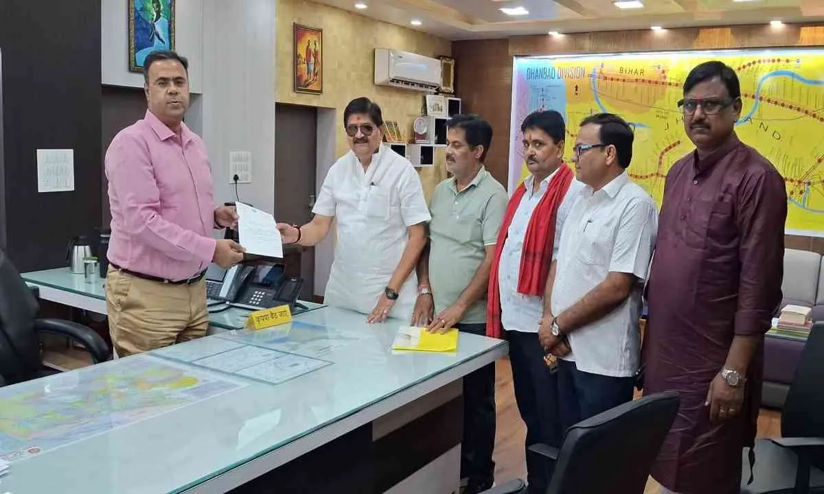 धनबाद विधायक राज सिन्हा का बड़ा कदम: दानापुर-कोडरमा ट्रेन को धनबाद तक विस्तारित करने की उठी मांग