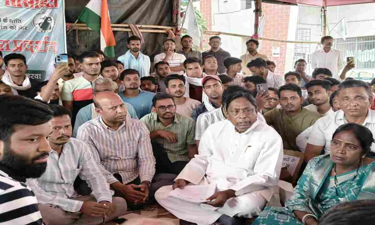 Sahebganj News: पूर्व मंत्री आलमगीर आलम और विधायक एमटी राजा की मौजूदगी में मिला ठोस आश्वासन