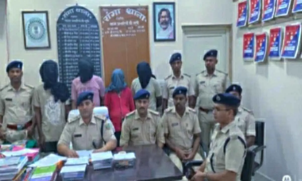 विजयपुर-मयुरझुटी रोड पर पुलिस की रेड, 52 ग्राम ब्राउन शुगर के साथ चार गिरफ्तार