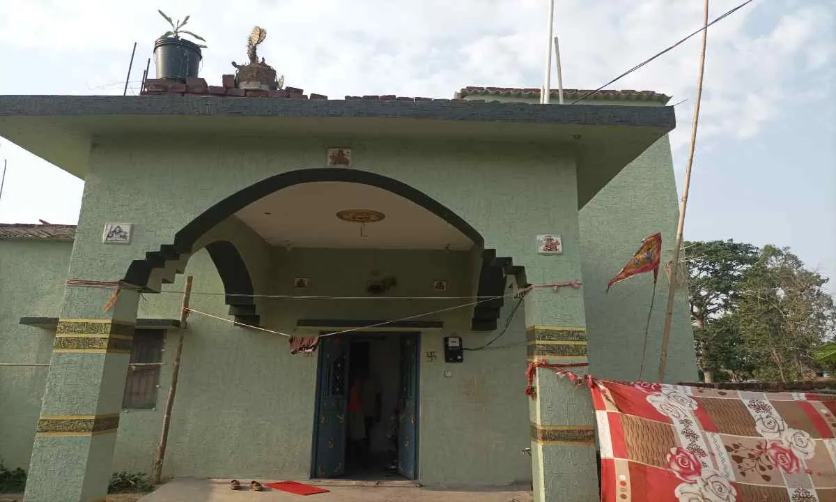 Hazaribagh News: बंद घर का ताला तोड़कर चार लाख की चोरी, इलाज के पैसे ले उड़े चोर