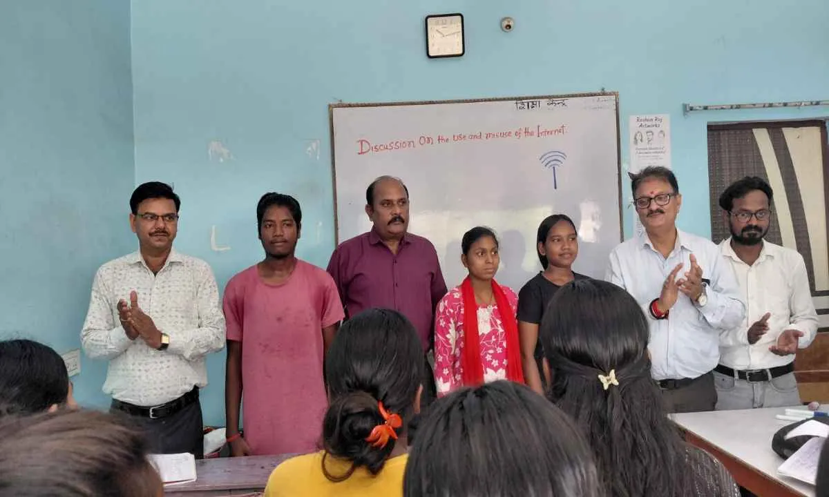 Sahebganj News: इंटरनेट वरदान या अभिशाप विषय पर आयोजित वाद-विवाद प्रतियोगिता संपन्न