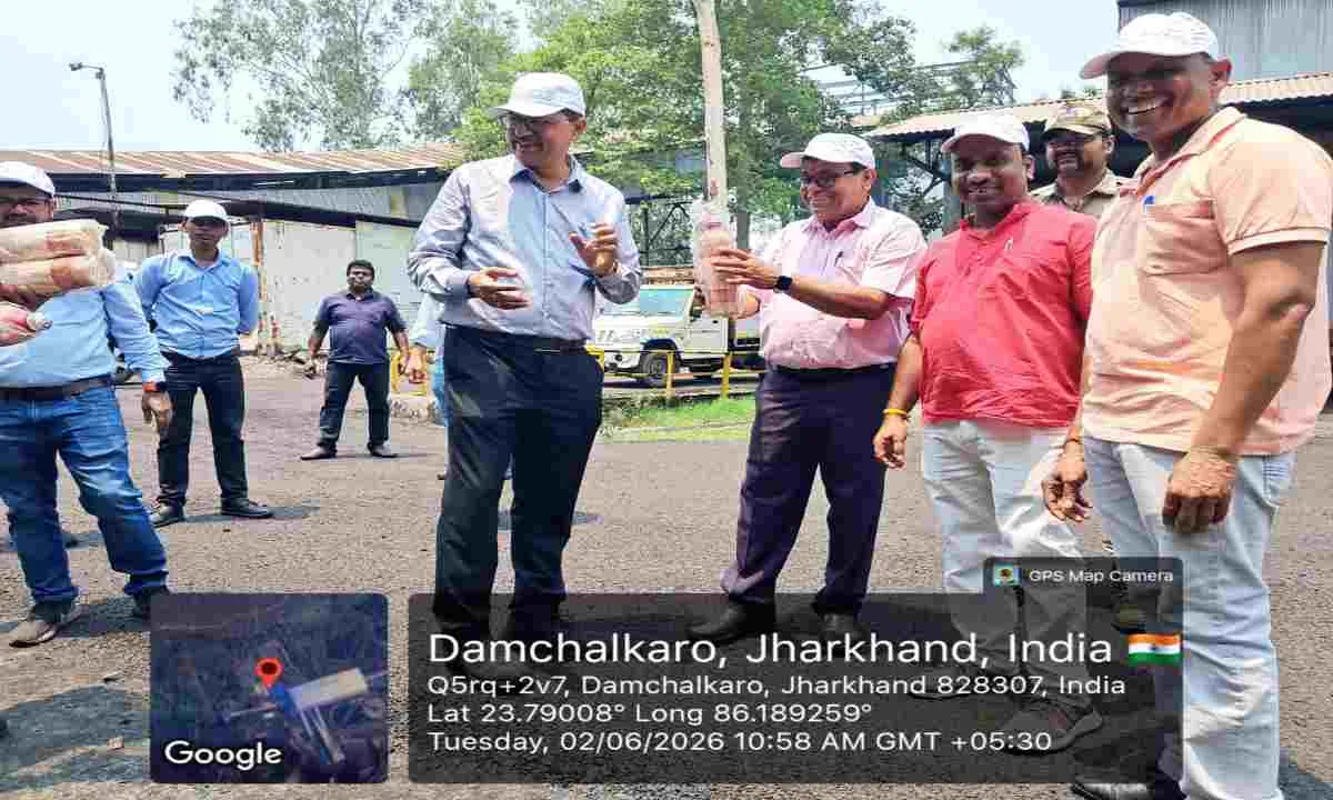 Dhanbad News: पर्यावरण सप्ताह के दूसरे दिन न्यू मधुबन वाशरी में वृक्षारोपण, पर्यावरण संरक्षण की दिलाई गई शपथ