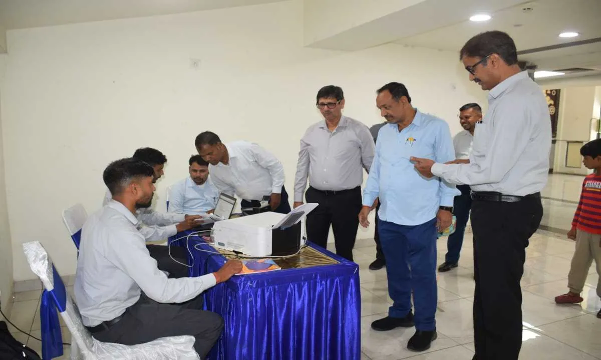 सीसीएल गंगोत्री कन्वेंशन सेंटर में तीन दिवसीय आधार शिविर का हुआ विधिवत उद्घाटन
