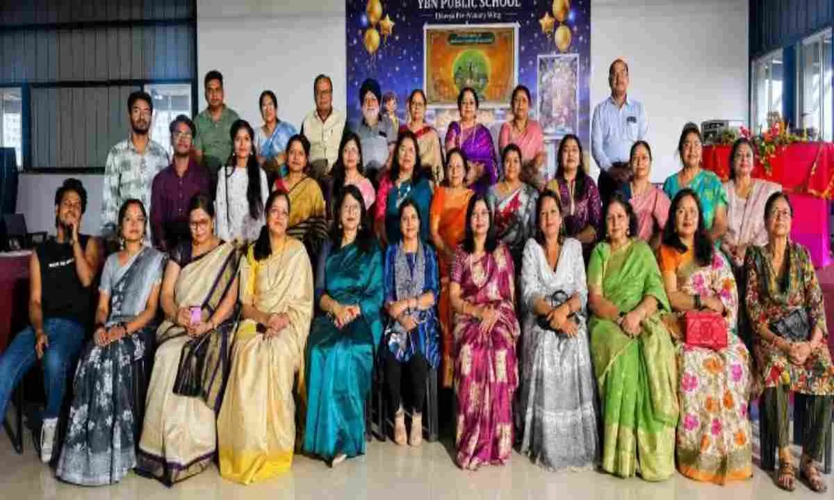 स्वर्णिम कला कुंज और साहित्योदय मंच के तत्वाधान में भव्य काव्य गोष्ठी आयोजित