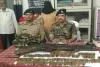 Latehar News: इचाक जंगल से पुलिस को जिंदा कारतूस बरामद