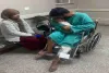 घायल मरीज को ऑपरेशन के लिए घंटों प्रतीक्षा, परिजनों में आक्रोश
