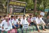 रियान मौत मामला गरमाया, न्याय की मांग को लेकर उपायुक्त कार्यालय के सामने धरना