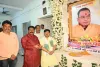 गोमिया पहुंचे मंत्री योगेंद्र प्रसाद, पूर्व मंत्री माधव लाल सिंह को किया नमन