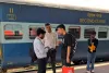 धनबाद स्टेशन पर मजिस्ट्रेट चेकिंग अभियान, 68 यात्री पकड़े गए