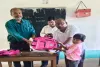 Pakur News: नियमित विद्यालय आने और बेहतर भविष्य गढ़ने के लिए बच्चों को किया गया प्रेरित