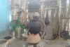 साहिबगंज बना 'दारू मंडी', गांव-गली में खुलेआम बिक रहा जहर, प्रशासन मौन, माफियाओं के हौसले बुलंद