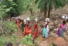 Dumka News: छह महीने से पानी के लिए तरस रहे नामोडीह पहाड़िया टोला के ग्रामीण