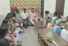 Hazaribagh News: 'हमारी एएनएम का तबादला न करें', सांसद मनीष जायसवाल के पास गुहार लगाने पहुंचे ग्रामीण