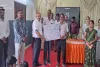 Koderma News: बीआर इंटरनेशनल स्कूल में प्रतिभा का सम्मान: स्कूल टॉपर अंजलि गुप्ता को मिला ₹10,000 का चेक