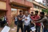Dhanbad News: परीक्षा के दौरान शिक्षक के साथ बदसलूकी और मारपीट, थाने में शिकायत दर्ज