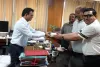 Hazaribagh News: खेल सुविधाओं के कायाकल्प की तैयारी, ओलंपिक संघ ने उपायुक्त से की मुलाकात