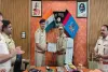 Hazaribagh News: बैंक डकैती का खुलासा: वाराणसी से तीन लुटेरे गिरफ्तार, 20 लाख नकद और भारी मात्रा में सोना बरामद