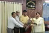 Palamu News: उपायुक्त संदीप कुमार और एसडीओ अजय रजक ने आयुक्त को दी जिले की अद्यतन जानकारी