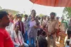 Pakur News: ग्रामीणों द्वारा सड़क निर्माण की मांग को लेकर ग्रामीणों ने किया चक्का जाम 