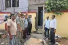 Pakur News: डीसी के आदेश पर एक्शन में प्रशासन, कार्यपालक अभियंता और बीडीओ-सीओ ने जांचा चहारदीवारी निर्माण