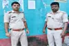 Sahebganj News: पॉक्सो एक्ट के फरार आरोपी समरुद्दीन शेख के घर चिपकाया इश्तिहार, सरेंडर नहीं किया तो होगी कुर्की-जब्ती