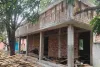 Pakur News: मोगलाबांध मध्य विद्यालय में बिना सूचना पट्ट के भवन निर्माण, गुणवत्ता पर ग्रामीणों ने उठाए सवाल