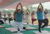 योग दिवस से पहले गिरिडीह में बड़ा अभियान, उपायुक्त ने किया सामूहिक योगाभ्यास