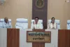 Hazaribagh News: उपायुक्त हेमंत सती ने की स्वास्थ्य विभाग की व्यापक समीक्षा, दिए कई कड़े निर्देश