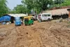 Sahebganj News: जिरुल-करमाटांड़ सड़क चौड़ीकरण बना आफत, हल्की बारिश में ही आवागमन ठप्प