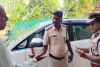 Sahebganj News: सामाजिक कार्यकर्ता अरशद नसर ने एडीजी अमित लोढ़ा को सौंपा भ्रष्ट अफसरों का चिट्ठा