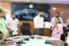 Palamu News: डीसी दिलीप प्रताप सिंह शेखावत ने जनता दरबार में सुनीं आमजनों की समस्याएं
