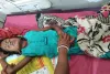 Dumka News: मौत से लड़ रही 11 साल की प्रतिमा, 5 दिन से बेसुध; इलाज के लिए दर-दर भटक रहा परिवार