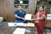 पाकुड़ की सड़कों पर बढ़ी आवारा पशुओं की समस्या, वार्ड पार्षद ने सौंपा ज्ञापन