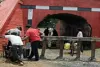 रेलवे ने अचानक बंद किया साक्षरता चौक अंडरपास, कई गांव के लोगों को हो रही परेशानी