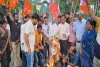 Palamu News: कांग्रेस के दोहरे रवैये के विरोध में भाजपा ने राहुल गांधी का फूंका पुतला