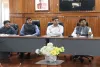 Dumka News: उपायुक्त अभिजीत सिन्हा ने कल्याण विभाग की योजनाओं की प्रगति की गहन समीक्षा की