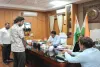 Hazaribagh News: उपायुक्त हेमन्त सती ने जनता दरबार में सुनीं आम नागरिकों की विभिन्न गंभीर जन-समस्याएं