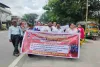 Koderma News: 6 माह से मानदेय न मिलने से नाराज स्वास्थ्य आउटसोर्सिंग कर्मियों की अनिश्चितकालीन हड़ताल