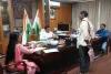 Hazaribagh News: उपायुक्त हेमन्त सती ने जनता दरबार में सुनीं नागरिकों की समस्याएं, दिए कड़े निर्देश