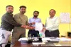Deoghar News: मधुपुर के छात्रों की समस्याओं पर SKMU कुलसचिव को ज्ञापन, समाधान का आश्वासन