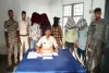 Crime News: मधुपुर में ब्राउन शुगर जैसे संदिग्ध पदार्थ के साथ 5 गिरफ्तार, 9.43 ग्राम नशीला पदार्थ और ₹8,600 बरामद
